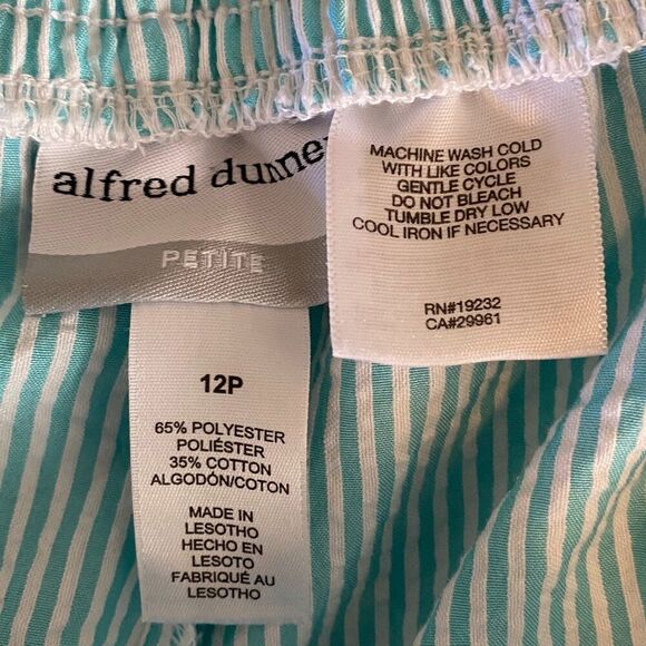 Alfred Dunner 2 Pc Pinstripe Short Sleeve Top & Capri Women Size LP - Picture 11 of 12